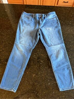 Universal Thread Light Blue Denim Jeans